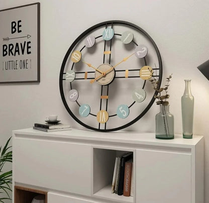 METAL ROUND VINTAGE WALL CLOCK