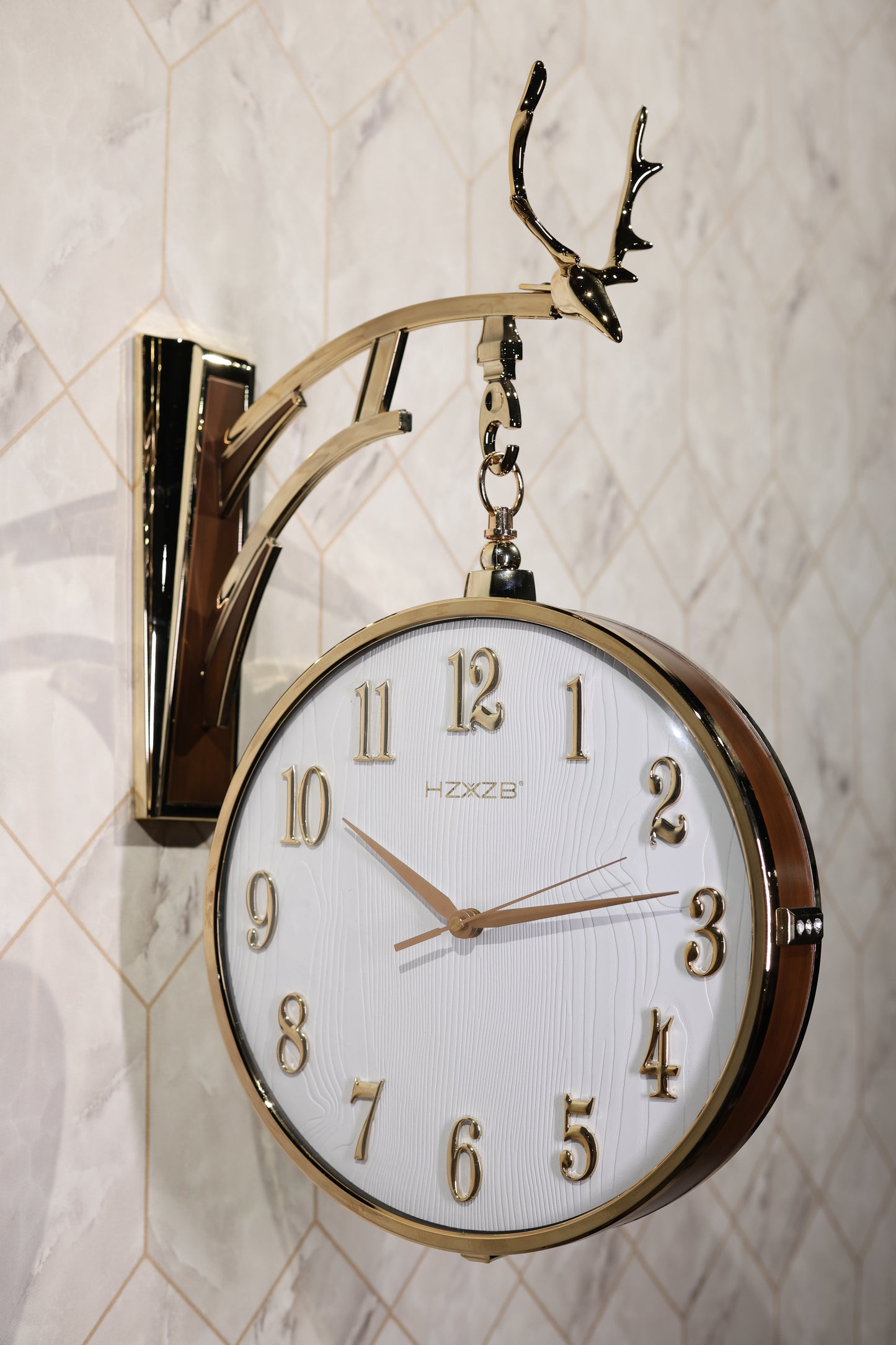 Deer Mounted Double-Sided Wall Clock – Brown & White