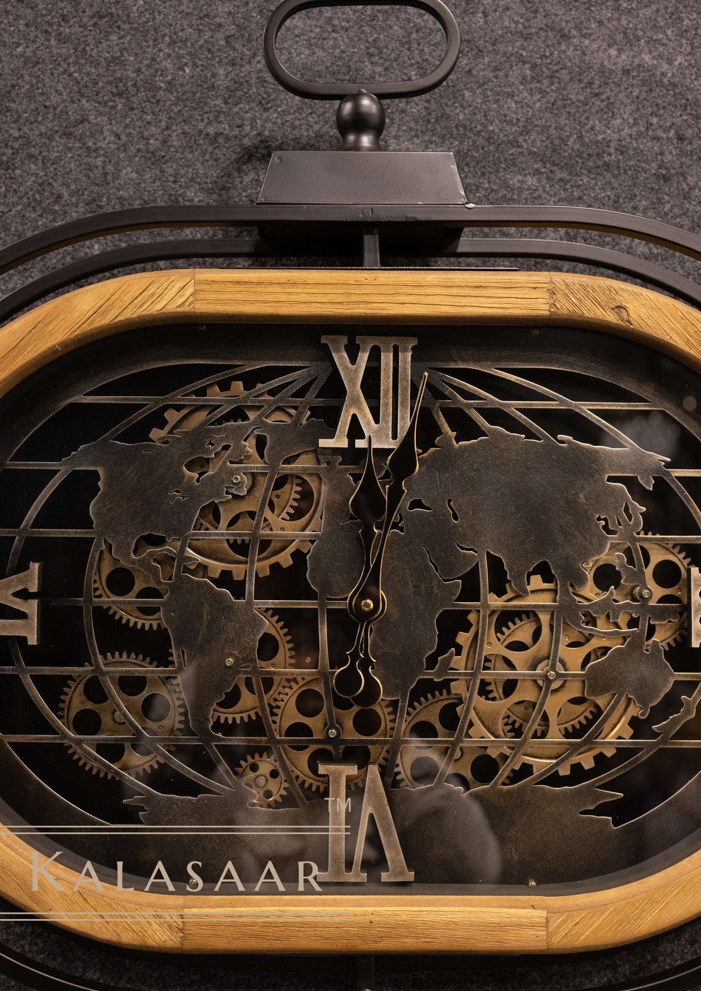 Luxury Oval Wooden Body Metal Shield Clock with World Map and Moving Gears