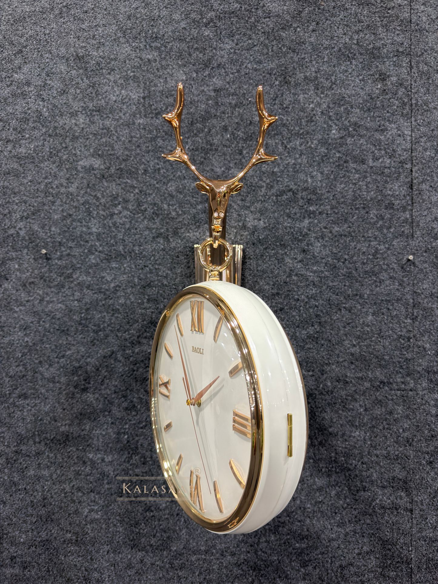 Luxury Dual-Sided Station Clock – Off-White & Gold Finish with Working Mechanical Gears & Deer Head Motif